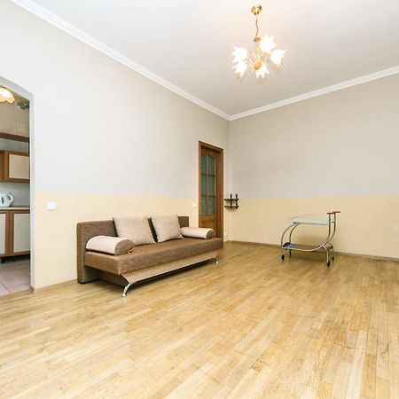 Apartment On Khreshchatyk Киев Екстериор снимка