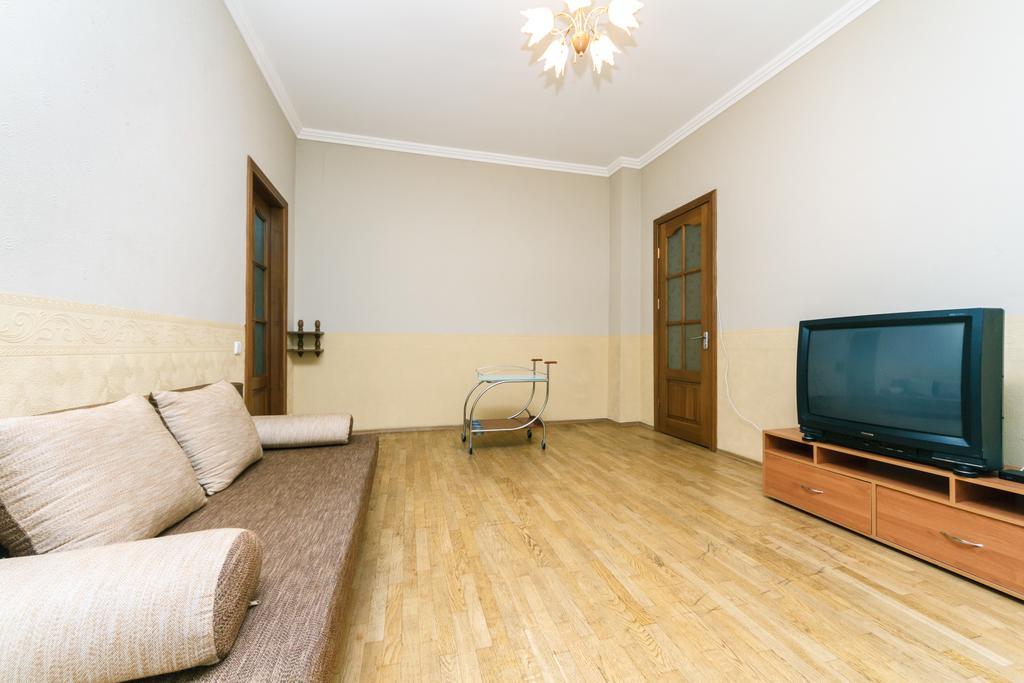 Apartment On Khreshchatyk Киев Екстериор снимка